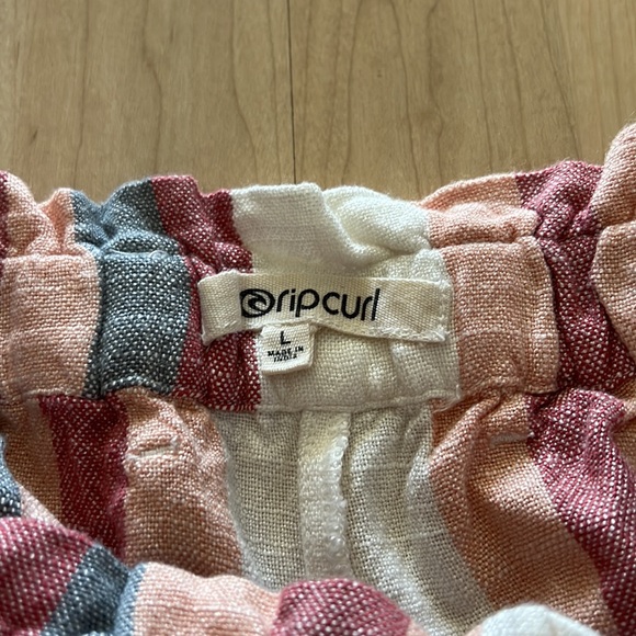 Rip Curl Shorts - Picture 3 of 4